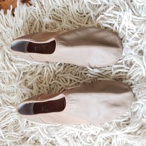 Jazz shoes -- ladies size 5 or youth size 3